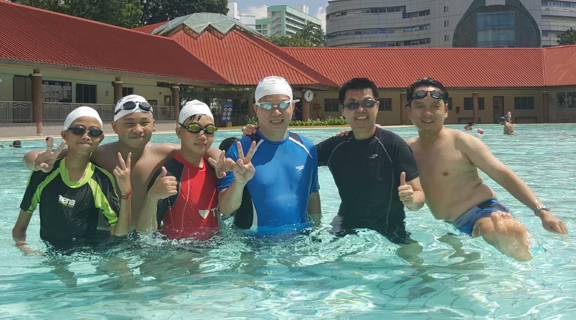 Adult swimmers pictured on SwimBest’s adult lesson page
